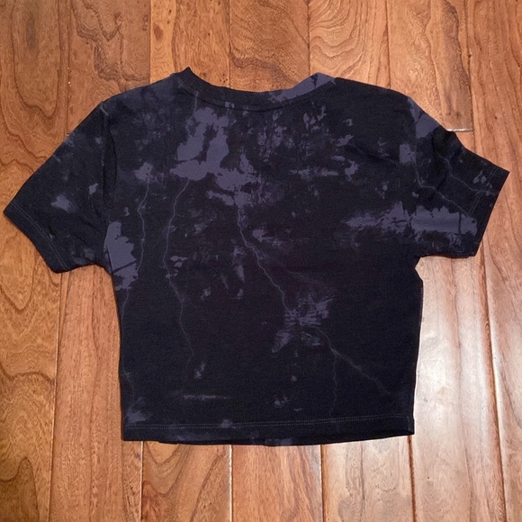 Iron paradise under armour crop top in XS - Picture 2 of 3